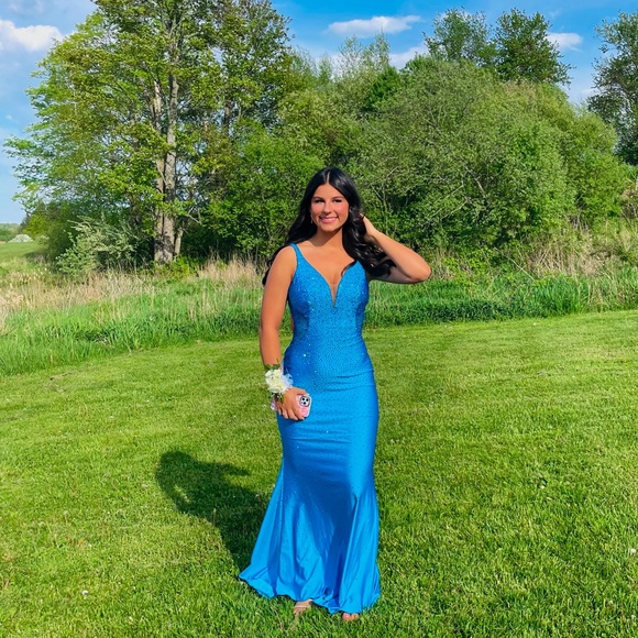 Faviana S10500 Prom dress - Picture 2 of 6